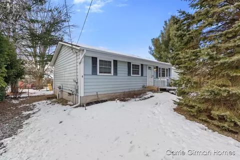 4186 Sandy Dr, Dorr, MI 49323 photo 2
