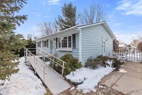 4186 Sandy Dr, Dorr, MI 49323