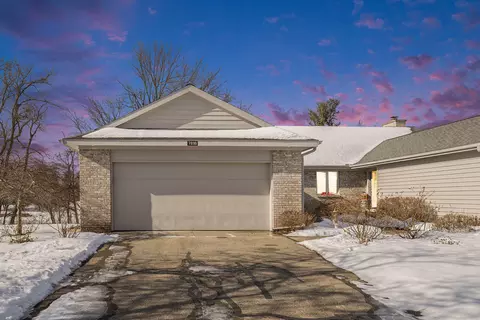 7816 Oakmont Ct NE, Rockford, MI 49341