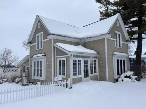 419 N Park St, Boyne City, MI 49712
