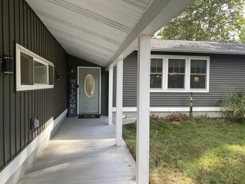 706 N Stiles Rd, Ludington, MI 49431