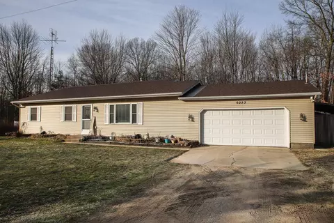 6223 S Hilton Park Rd, Fruitport, MI 49415