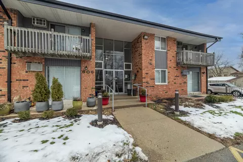 606 Lynn Ave #15, Kalamazoo, MI 49008