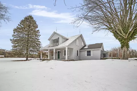 13677 Cypress St, Spring Lake, MI 49456