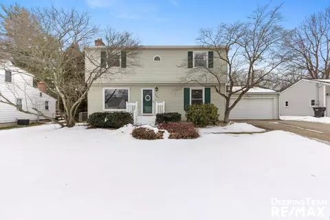 284 Netherfield St NW, Comstock Park, MI 49321