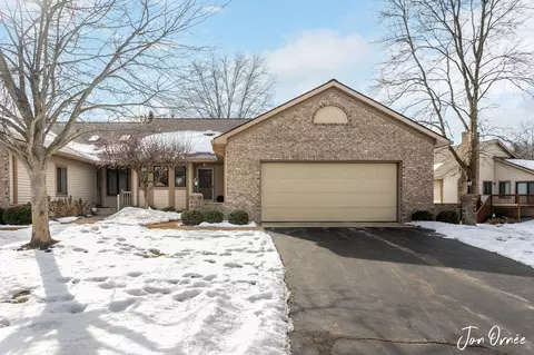 8720 Kari Ln SW, Byron Center, MI 49315