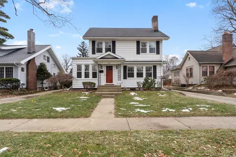 707 Woodfield Dr, Jackson, MI 49203