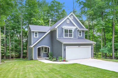 907 Wooded Ln, Marshall, MI 49068
