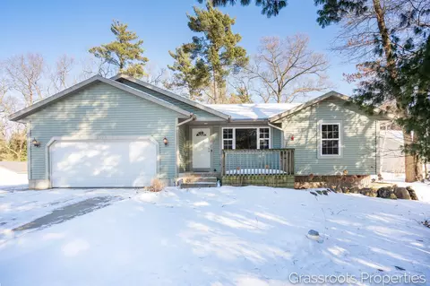 6474 Blackhawk Ln, Twin Lake, MI 49457