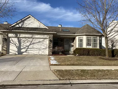 17401 Westgrove Dr #85, Macomb, MI 48042