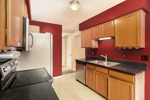 143 Commons Cir, Saline, MI 48176 photo 15