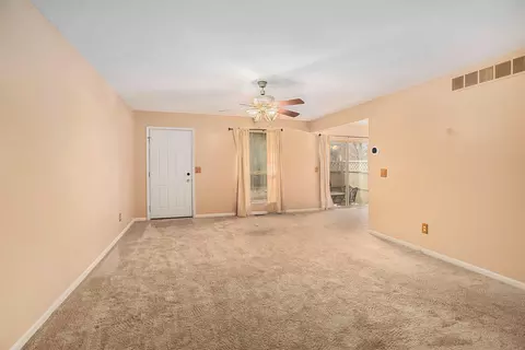 143 Commons Cir, Saline, MI 48176 photo 11