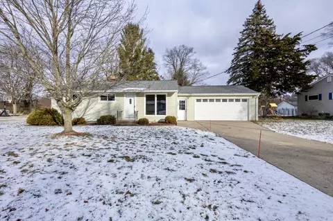 1417 Sunnyside St NE, Grand Rapids, MI 49525