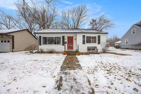 822 Harrison St, Belding, MI 48809 photo 3