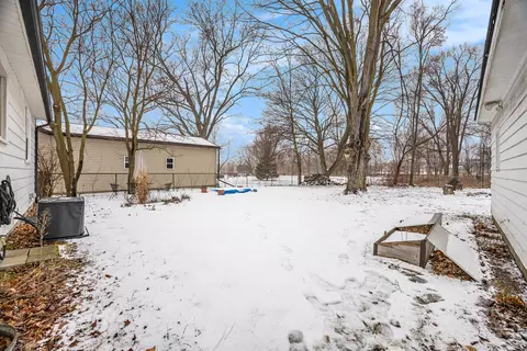 822 Harrison St, Belding, MI 48809 photo 23
