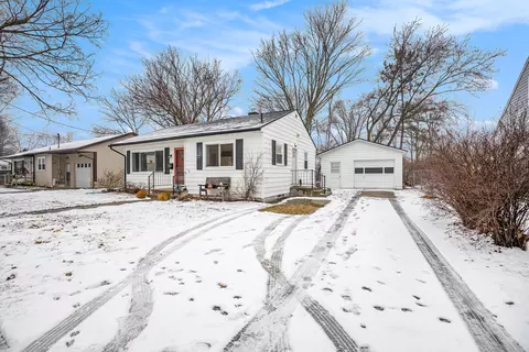 822 Harrison St, Belding, MI 48809 photo 6