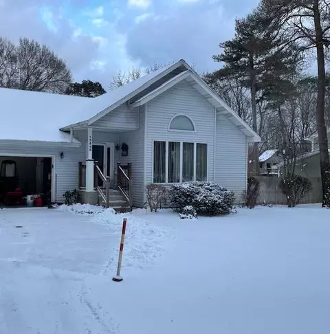 15468 Timmy Dr, Grand Haven, MI 49417