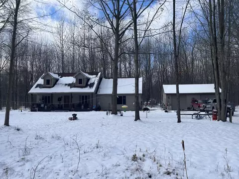 3742 S Porter Rd, Breckenridge, MI 48615