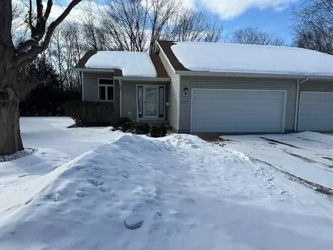 4459 Spruce Ct #105, Norton Shores, MI 49441