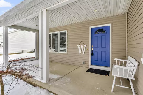 805 Sunburst Dr, Jackson, MI 49203 photo 2