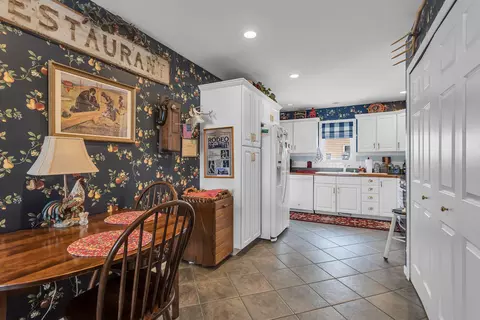 805 Sunburst Dr, Jackson, MI 49203 photo 9