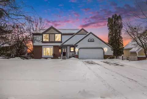 2440 Mapleview St SE, Kentwood, MI 49508