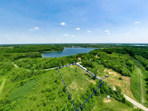 forest shores drive, Cassopolis, MI 49031