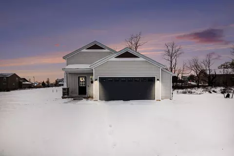 4254 Butternut Dr, Wayland, MI 49348