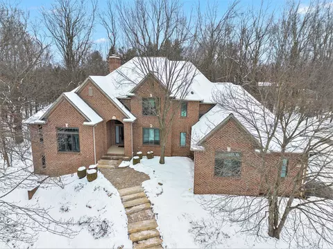 3164 Cottontail Ct, Ann Arbor, MI 48103