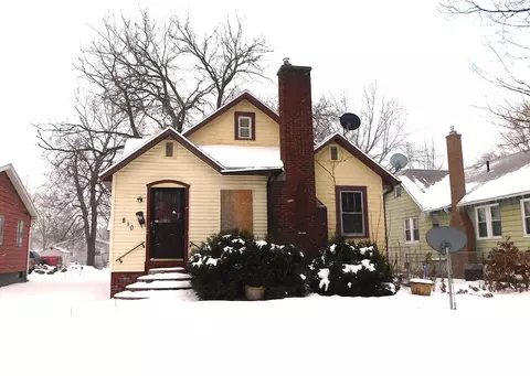 810 Nathaniel Wells Dr, Benton Harbor, MI 49022