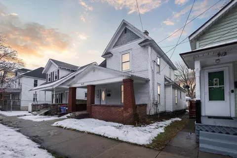 908 1st St NW, Grand Rapids, MI 49504