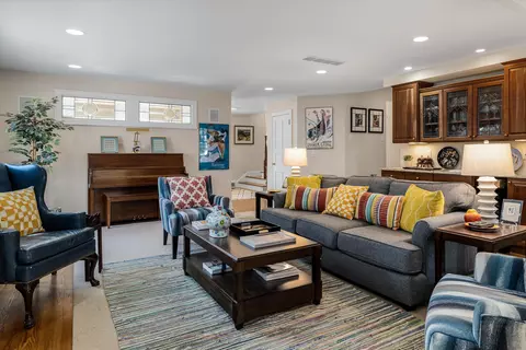 2215 Devonshire Rd, Ann Arbor, MI 48104 photo 6