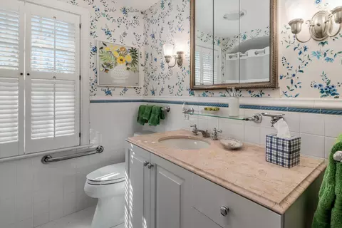 2215 Devonshire Rd, Ann Arbor, MI 48104 photo 29