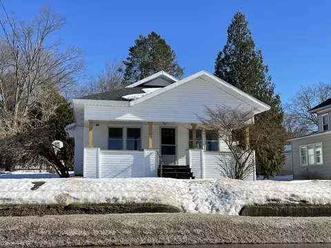 320 N State St, Shelby, MI 49455