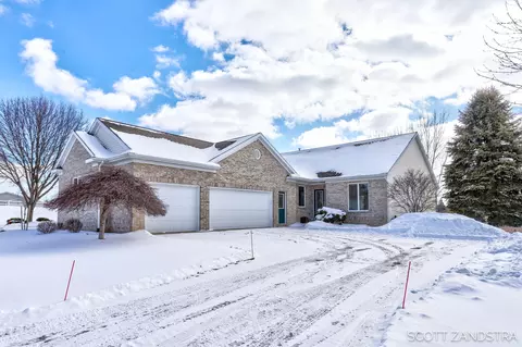 4233 Del Mar Village Dr SW, Grandville, MI 49418