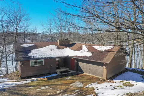 02420 37 12 St, Gobles, MI 49055