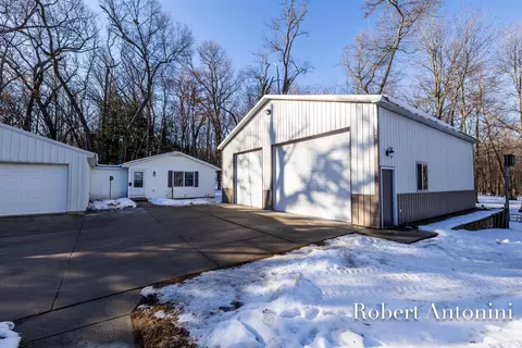 1185 Cramton Ave NE, Ada, MI 49301