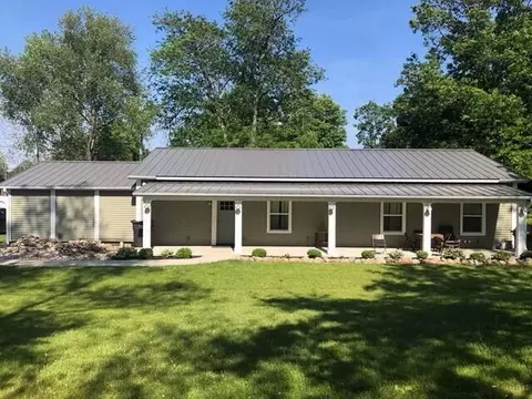 30 E Montgomery St, Hillsdale, MI 49242