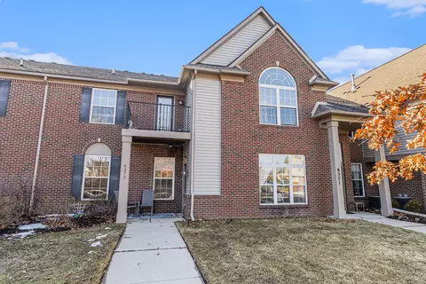 6373 Conifer Dr #105, Ypsilanti, MI 48197