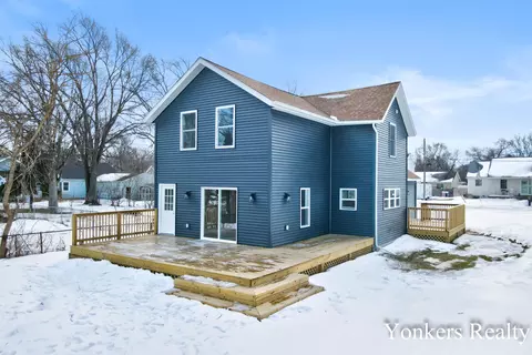 2437 Lakeshore Dr, Muskegon, MI 49441