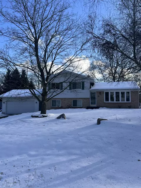 7054 Windcrest St SE, Grand Rapids, MI 49546