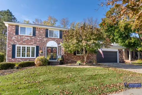9085 Muirland Dr, Plymouth, MI 48170
