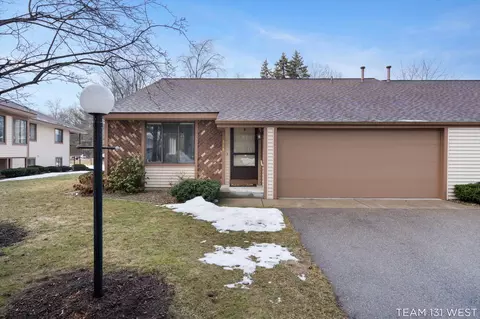 316 Aniline Ave N, Holland, MI 49424