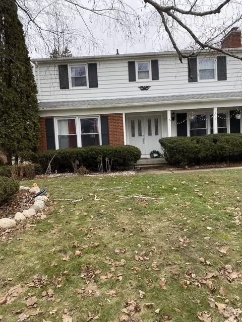 1743 Clearbrook St SE, Grand Rapids, MI 49508
