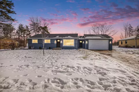 1798 Whitmore Ave NW, Walker, MI 49534
