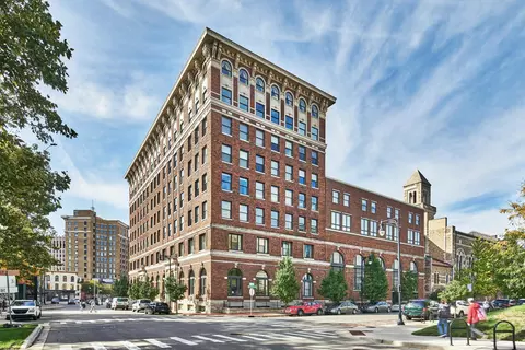 27 Library St NE #505, Grand Rapids, MI 49503