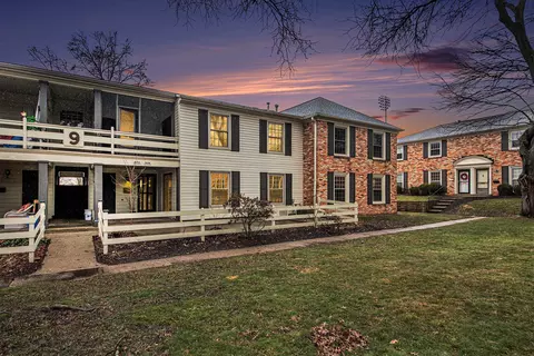 2496 Village Dr SE, Grand Rapids, MI 49506