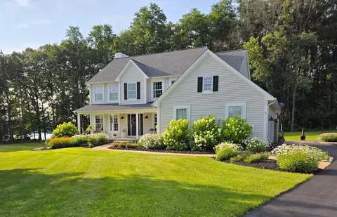 7335 N North Lake Orchard Dr, Gregory, MI 48137