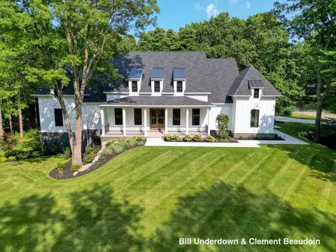 6437 Gaslight Ct, Saugatuck, MI 49453