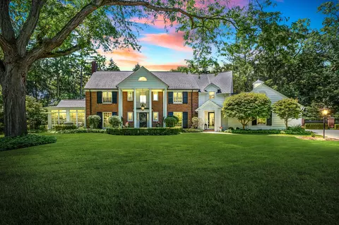 1531 Edgeridge Cir, Kalamazoo, MI 49008